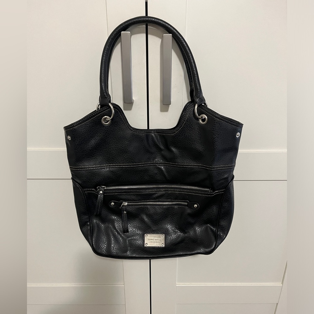 Woman’s Nine West Purse